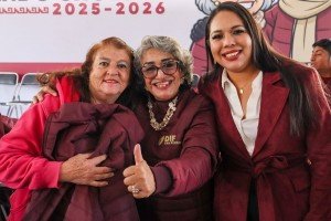 Con Abrigando Cholula, Tonantzin Fern&aacute;ndez beneficia a adultos mayores con 1,500 chamarras en la Cabecera Municipal