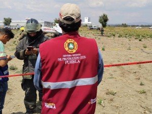 Protecci&oacute;n Civil labora en accidente de aeronave en Huejotzingo