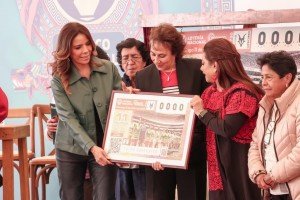 Presentan Gobiernos Federal y de la Ciudad de M&eacute;xico &Aacute;lbum Retro Loter&iacute;a Nacional y el F&uacute;tbol