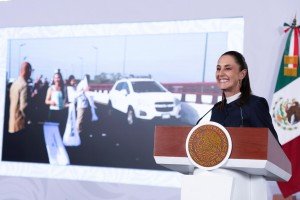 Sheinbaum acelera credenciales del servicio universal de salud nacional