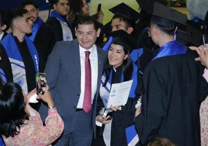 El futuro de Puebla está en las juventudes con conciencia crítica: Armenta