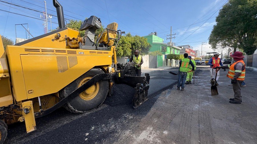 Impulsa Gobierno de la Ciudad mantenimiento vial en la colonia Aquiles Serdán