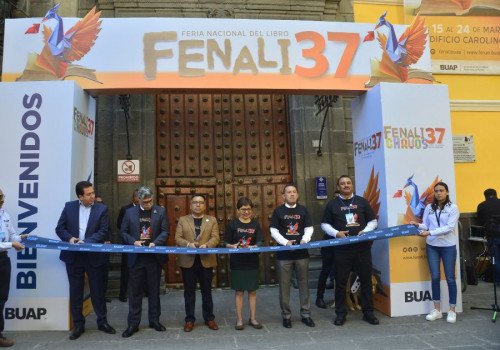 Inaugura rectora Lilia Cedillo Ram&iacute;rez la edici&oacute;n 37 de la Fenali