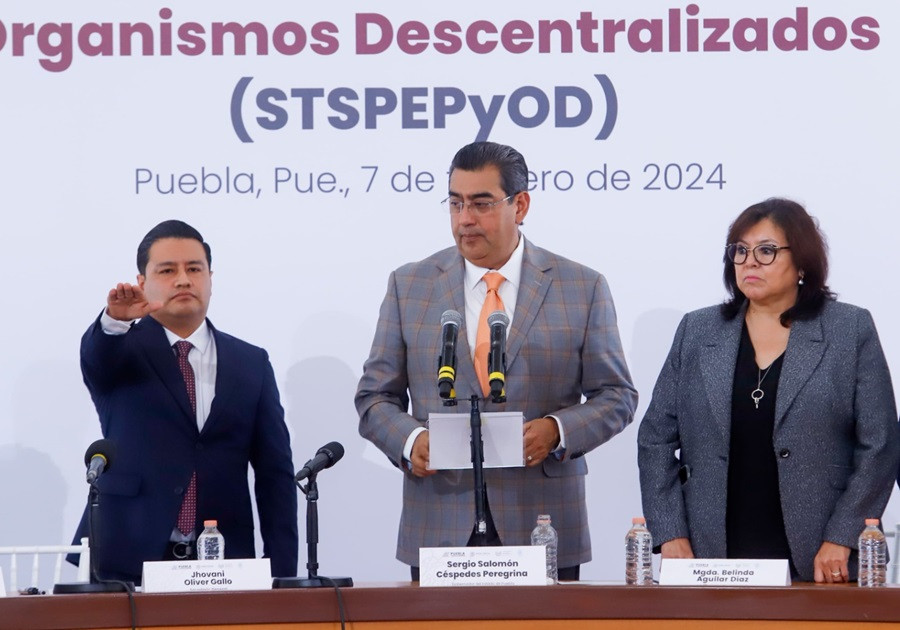 Garantizados derechos de trabajadores al servicio del estado, refrenda Sergio Salom&oacute;n