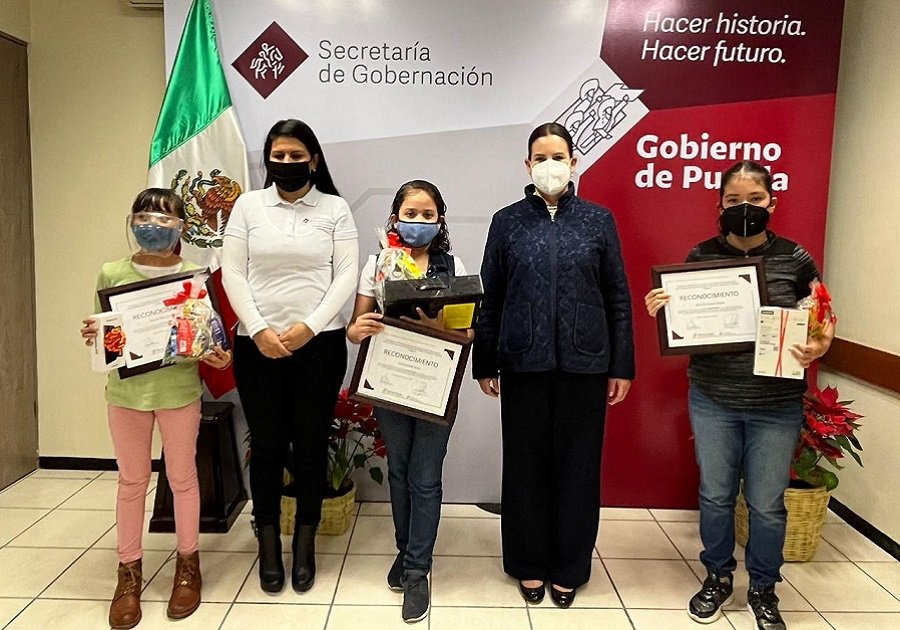 SEGOB ganadores del concurso La Voz de mi Lápiz