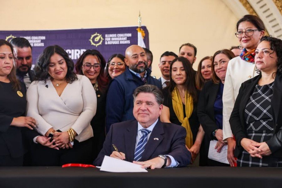 Illinois limita operativos migratorios y fortalece privacidad de inmigrantes en tribunales