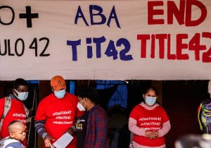 Protestan migrantes en Tijuana para exigir el fin del Título 42