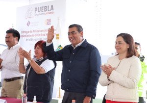 Con entrega de ambulancias, gobierno de Sergio Salomón fortalece red hospitalaria y atención