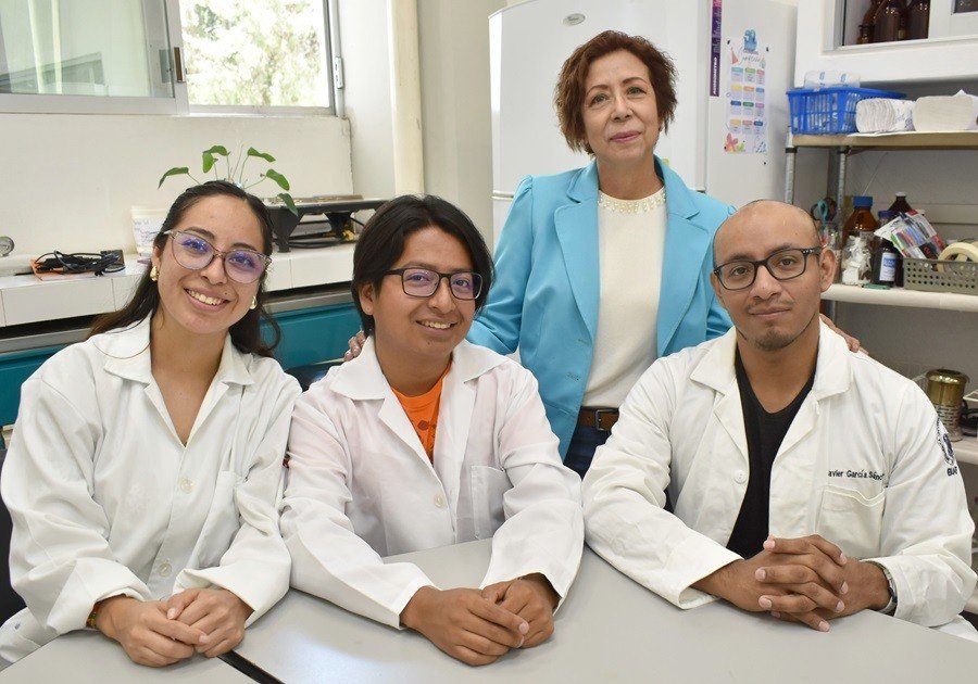 Investigan en la BUAP extractos vegetales para tratar infecciones urinarias