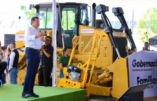 Escuadrón de Seguridad Comunitaria rehabilita accesos a Puebla