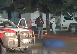 Ultiman a un hombre y resulta herida su pareja tras ataque en Casa Blanca