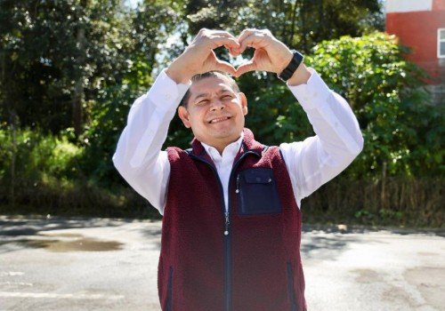 Migrantes poblanos, motor de econom&iacute;a de EU y h&eacute;roes de la patria: Armenta