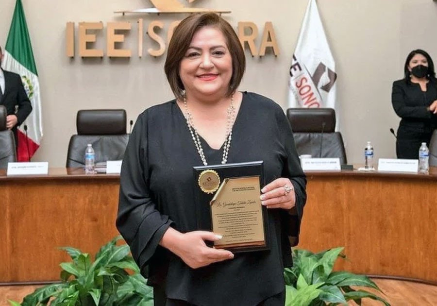 Celebra AMLO llegada de Guadalupe Taddei Zavala a la presidencia del INE