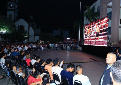 Por decisi&oacute;n un&aacute;nime, &lsquo;Canelo&rsquo; vence a Jaime Mungu&iacute;a