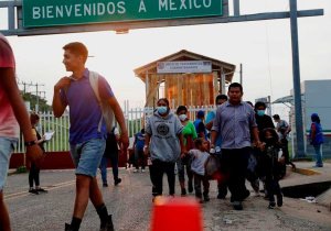 Corte de EU examinar&aacute; fin o permanencia de 'Qu&eacute;date en M&eacute;xico'