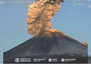 Incrementa enfermedades la ceniza del Popocatépetl, informa Salud