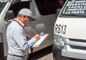 Viajar en el transporte público: un viaje a las profundidades de la corrupción