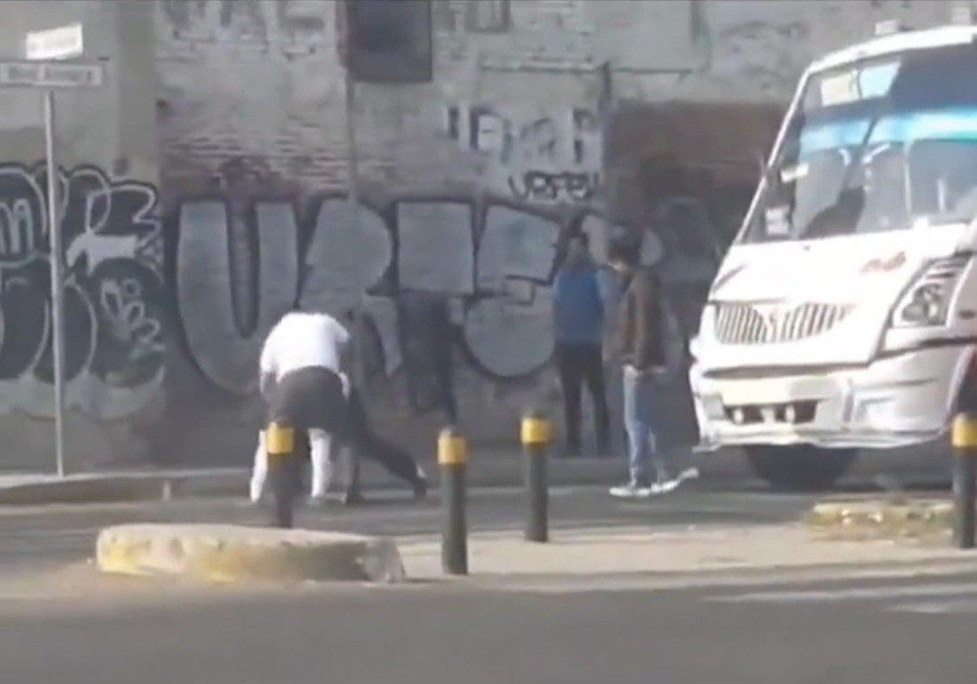Pelea entre choferes de transporte público genera indignación en redes sociales