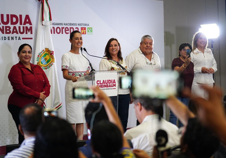 Claudia Sheinbaum celebra triunfo en simulacro electoral universitario