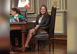 Ignorantes quienes piden licencia de Armenta: Ruth Zárate