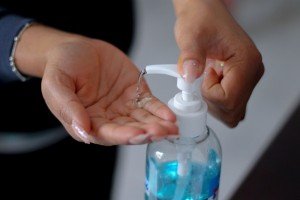 Gobierno mantiene atención en escuelas ante brotes de coxsackie