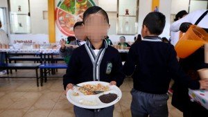 Alimentar a la ni&ntilde;ez es sembrar esperanza y bienestar para Puebla: Armenta
