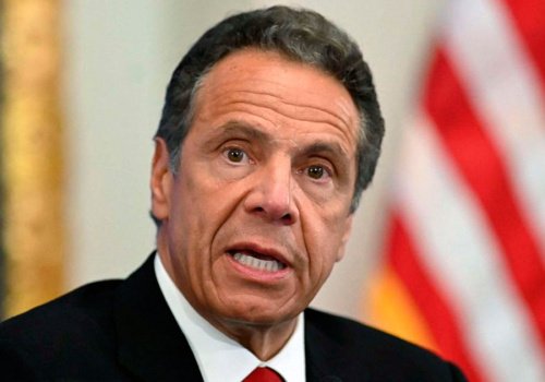 Investigan a Cuomo dos abogadas