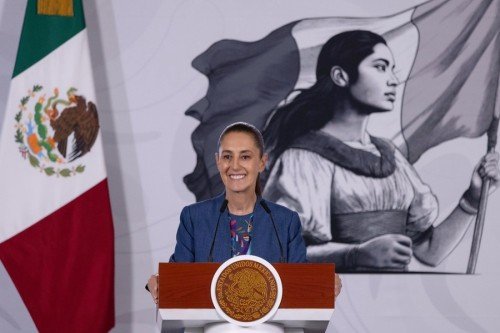 Claudia Sheinbaum  destaca r&eacute;cord hist&oacute;rico de 51.1 millones de viajeros internacionales en primer semestre del 2026; es 7.7% m&aacute;s que en 2025