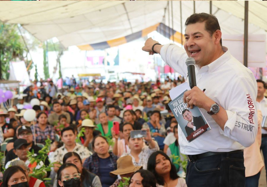 Más de 5 mil personas en Palmar de Bravo reciben al senador Armenta
