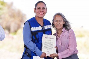 Mejora Lupita Cuautle servicios b&aacute;sicos en San Luis Tehuiloyocan con nueva red de electrificaci&oacute;n