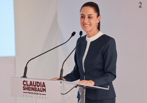 Claudia Sheinbaum anuncia construcción de 3 mil kilómetros de tren de pasajeros en el norte del país