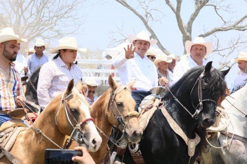 Gobernador Armenta se une a la cabalgata m&aacute;s grande en honor a San Isidro Labrador
