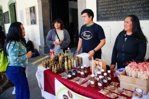 Fortalece DIF San Pedro Cholula la econom&iacute;a de mujeres con la 9&ordf; Feria del Emprendimiento