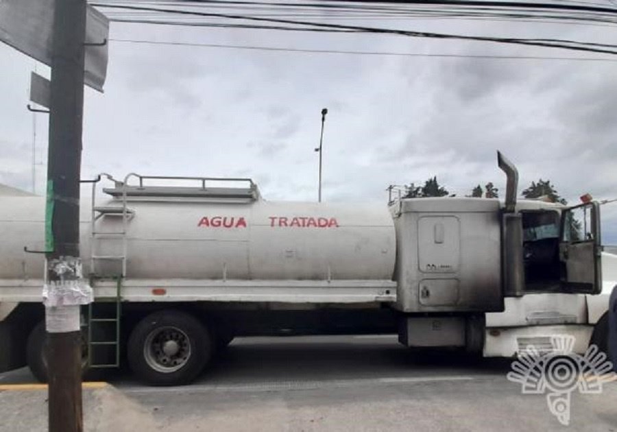 Pipa con aguas residuales