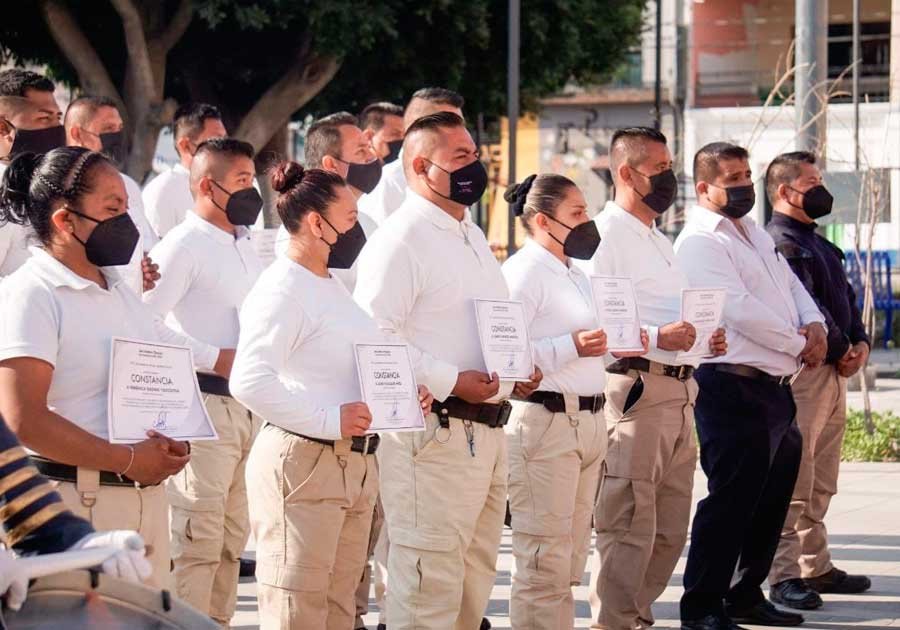 Reconocen a guardias ciudadanos tras finalizar curso de capacitaci&oacute;n