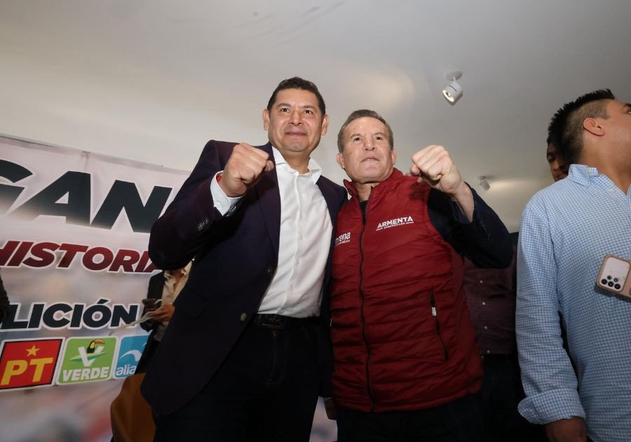Con Julio C&eacute;sar Ch&aacute;vez, por el deporte en Puebla: Armenta