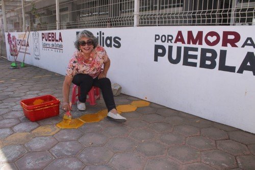 Encabeza Lupita Fern&aacute;ndez faena comunitaria en el DIF Municipal