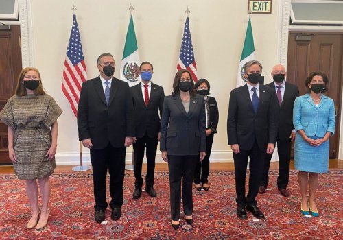 Marcelo Ebrard y Kamala Harris 