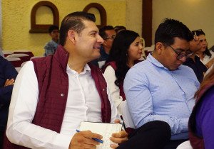 En cumplimiento de los estatutos de Morena, Armenta asiste al Taller de Formaci&oacute;n Pol&iacute;tica rumbo al 2024