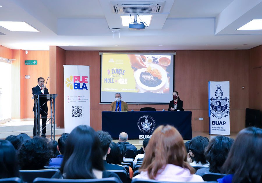 Organiza Turismo ciclo de conferencias ‘Moles Poblanos y su Trascendencia’