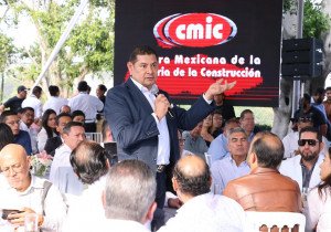 Armenta va por la reactivación de los constructores poblanos