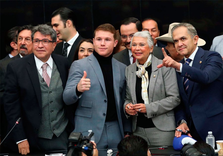 Senado entrega reconocimiento a Saúl 'El Canelo' Álvarez