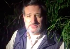 Reclama Ted Cruz por no dejarlo grabar en albergue migrante