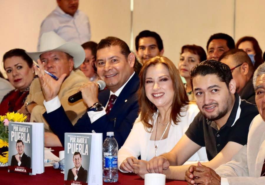 La fuerza migrante con Armenta por amor a Puebla