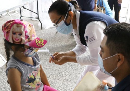 Hay suficientes vacunas anticovid para ni&ntilde;os poblanos: Salud