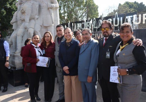 Acude Laura Artemisa a ceremonia cívica del CENHCH