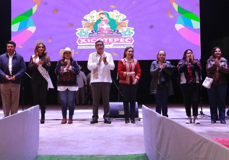 Llama Sergio Salomón a conservar las tradiciones y costumbres de Puebla