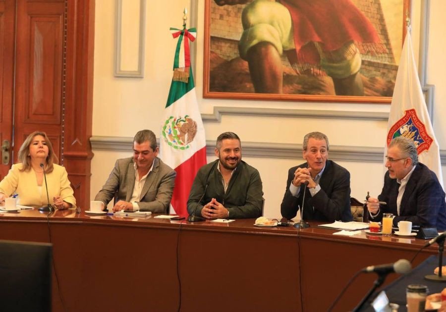 Se reúnen equipos de Adán Domínguez y Pepe Chedraui