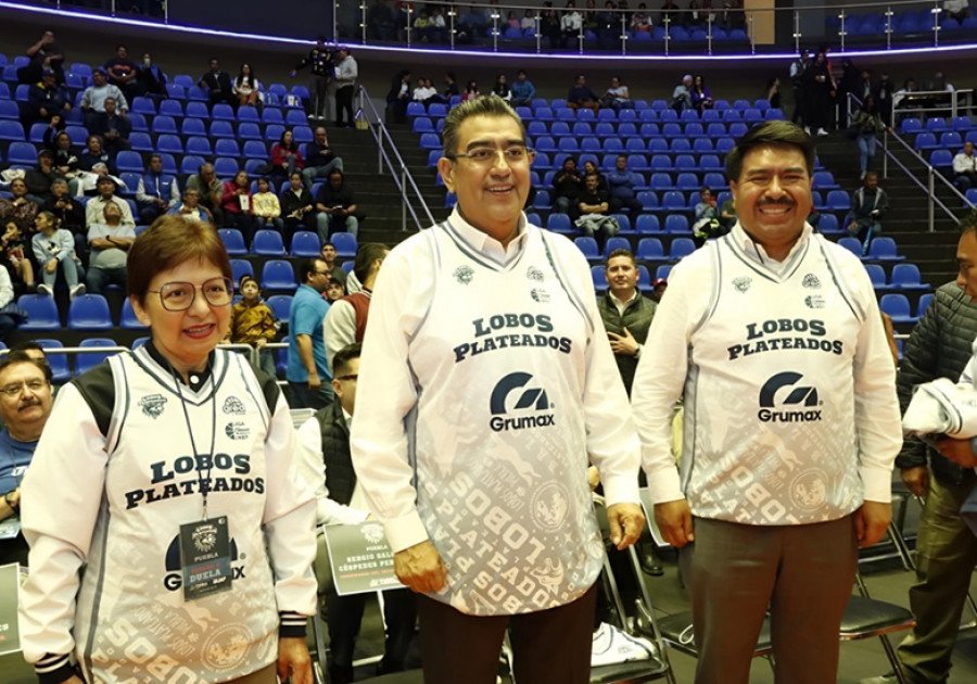 Asiste Sergio Salomón al arranque de la temporada de la Liga Nacional de Baloncesto