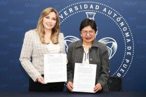 SEDIF y BUAP firman convenio en favor de madres y padres universitarios